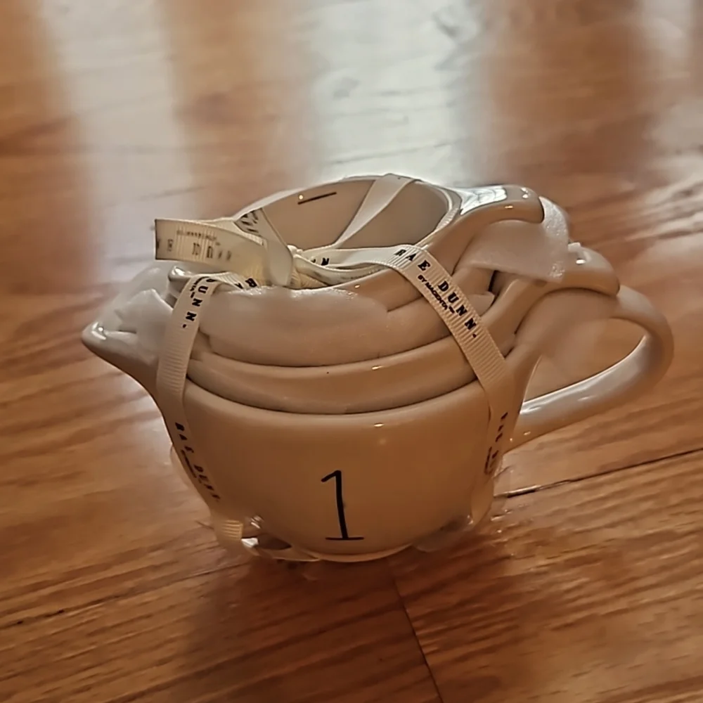 Rae Dunn Measuring Cups NWT